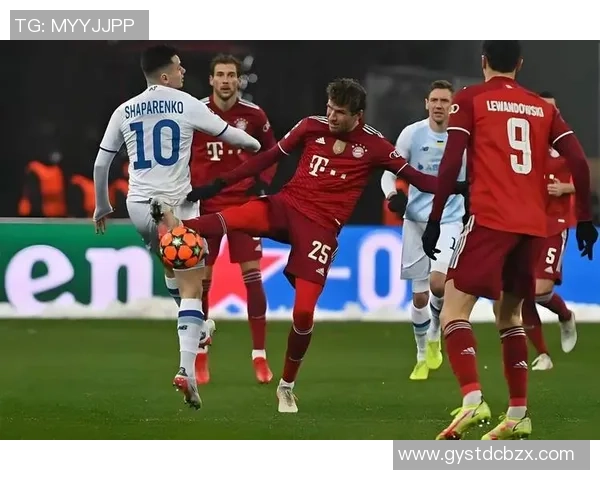 拜仁慕尼黑在欧冠中以7比0大胜巴萨创历史新纪录引发热议