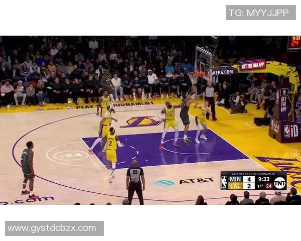 湖人对决热火谁能在这场激烈比赛中笑到最后分析与预测