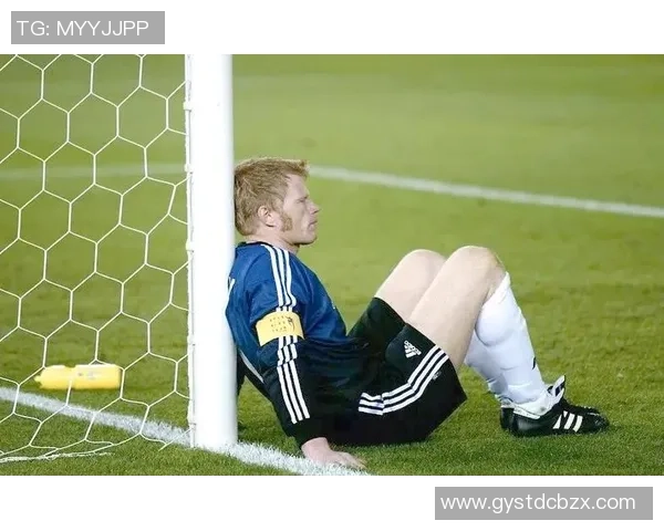 诺伊尔:从守门员到传奇,足球场上的不屈精神与荣耀之路